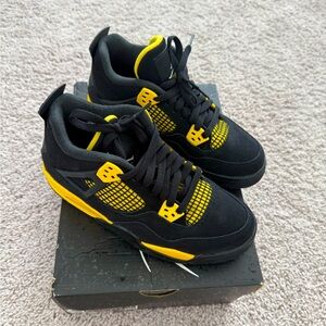 Thunder Jordan 4s